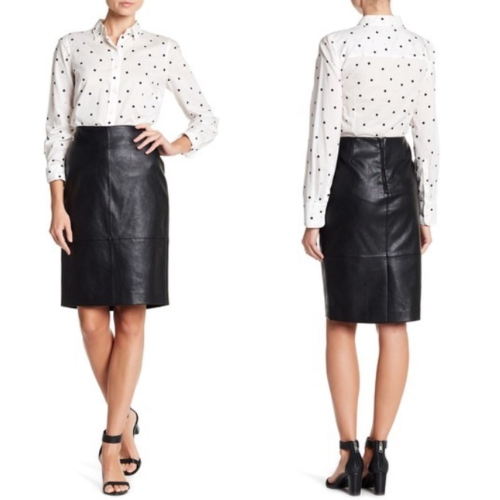 Vince Camuto black Back Zip Vegan leather skirt